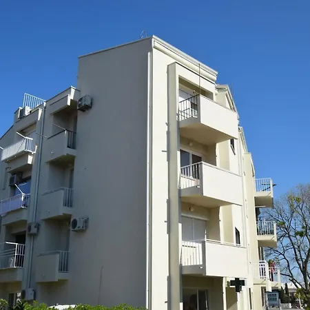 Jela Apartment Malinska