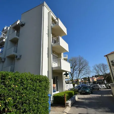Jela Apartment Malinska